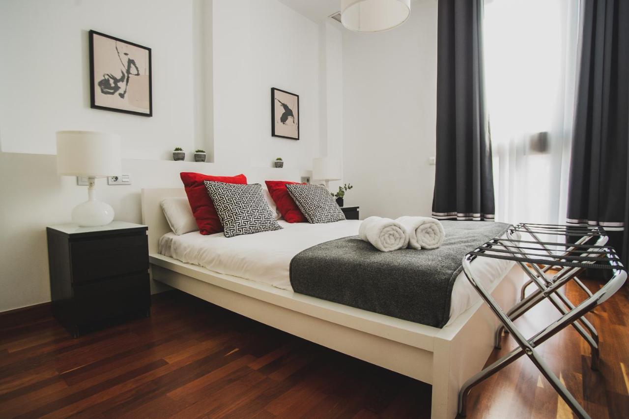 อปาร์ตาเมนโตส ตูริสติโกส ตอเร เดล ปลาตา Apartment เซบีญา ภายนอก รูปภาพ