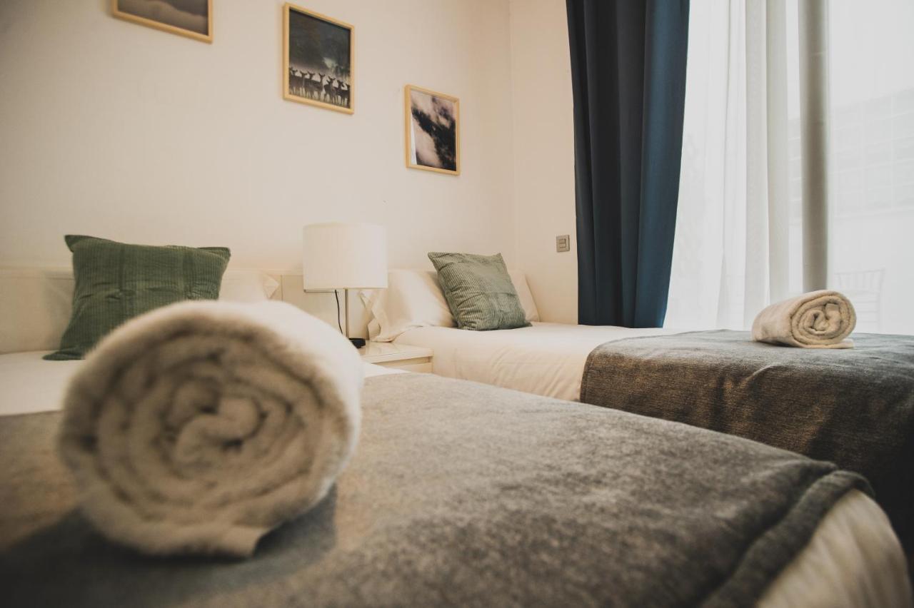 อปาร์ตาเมนโตส ตูริสติโกส ตอเร เดล ปลาตา Apartment เซบีญา ภายนอก รูปภาพ