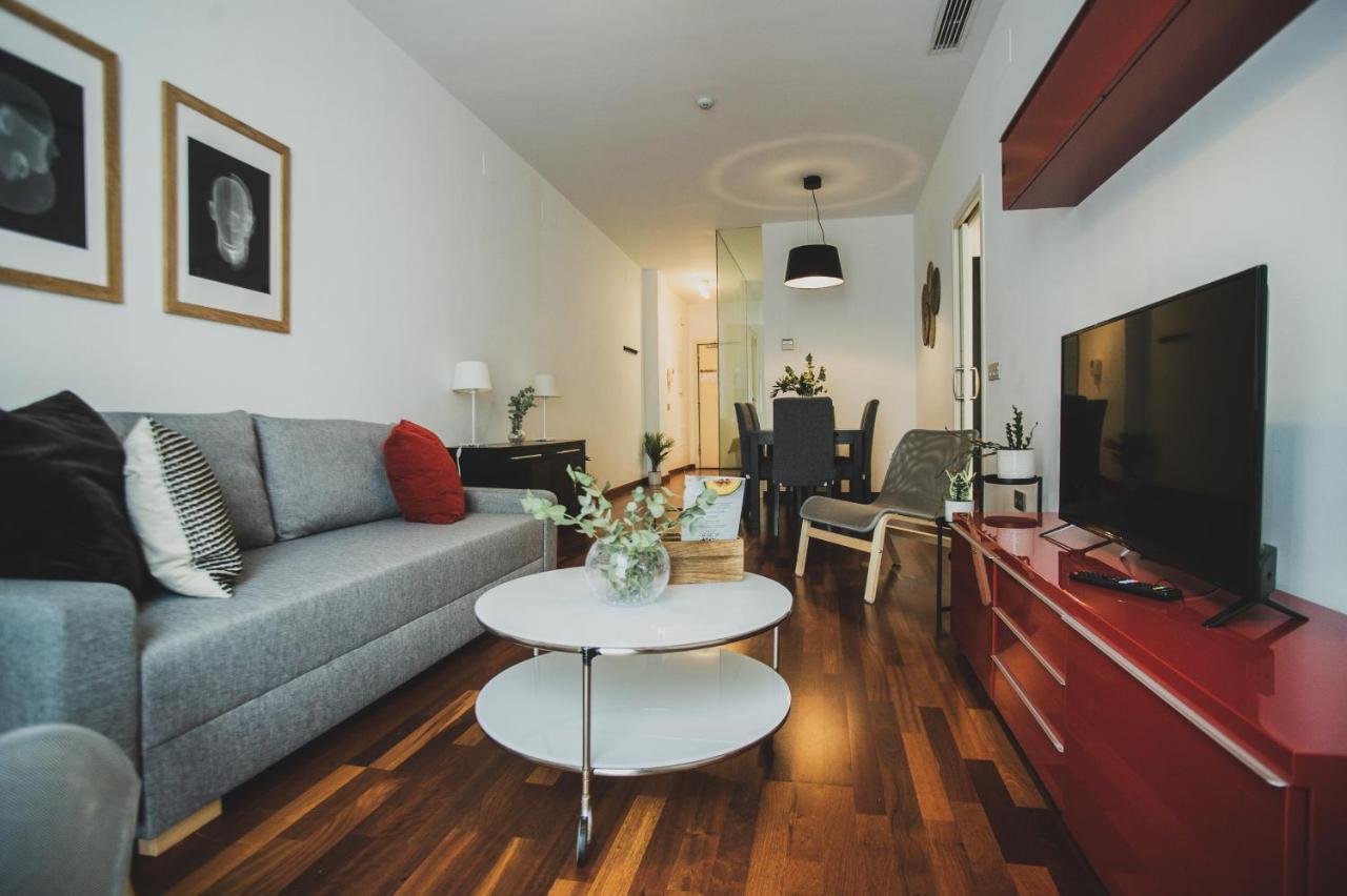 อปาร์ตาเมนโตส ตูริสติโกส ตอเร เดล ปลาตา Apartment เซบีญา ภายนอก รูปภาพ
