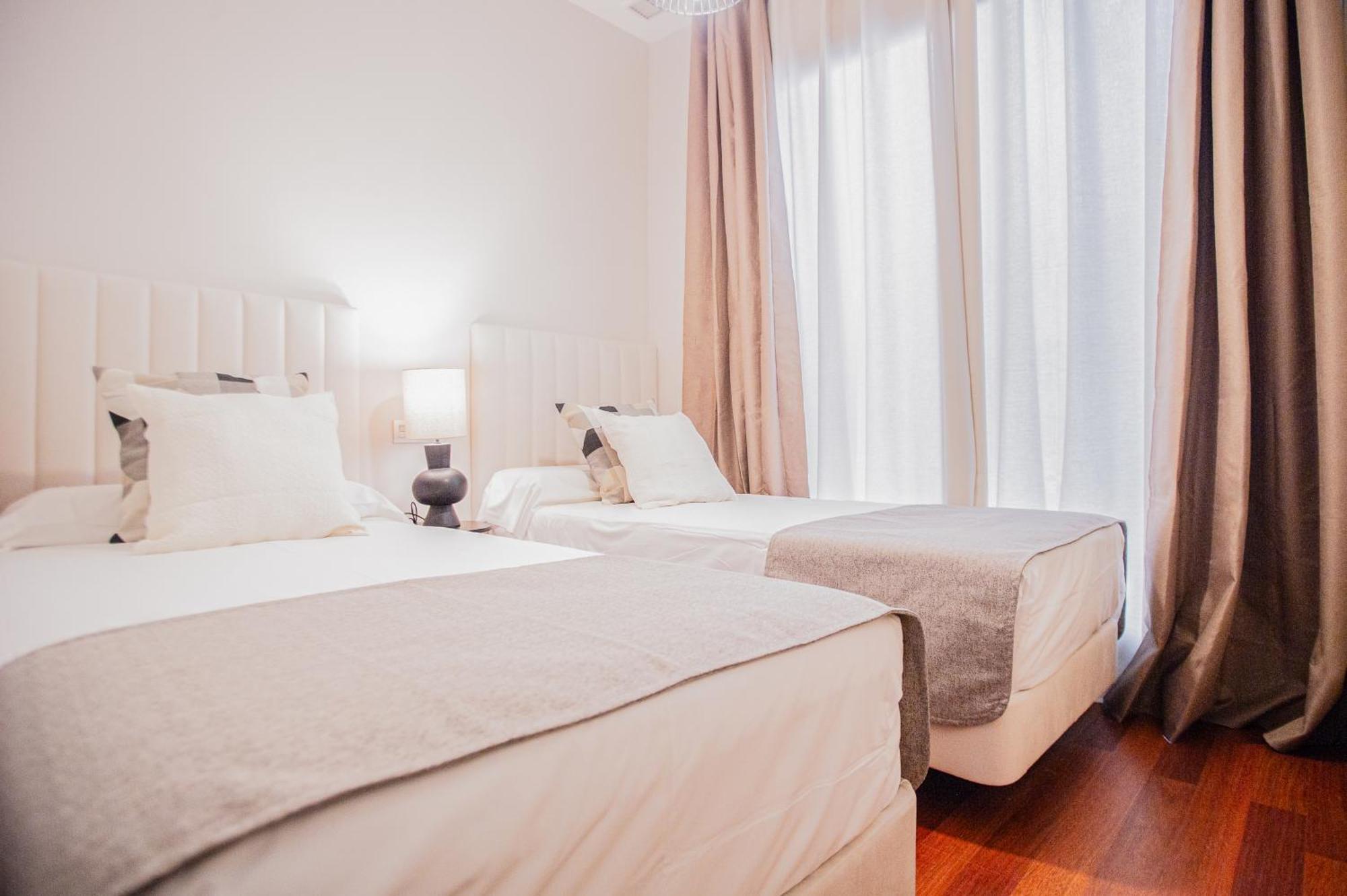 อปาร์ตาเมนโตส ตูริสติโกส ตอเร เดล ปลาตา Apartment เซบีญา ภายนอก รูปภาพ
